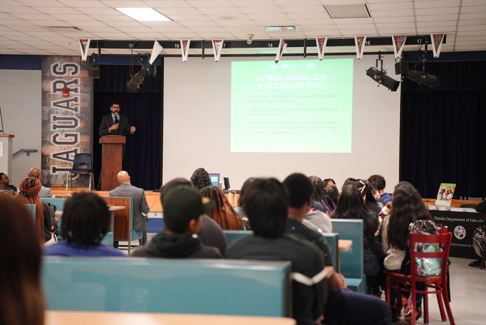 Commissioner Diaz and Secretary Davis Team Up to Inform Students About Bright Futures Scholarships